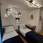 100czniowe Zurawie Διαμέρισμα