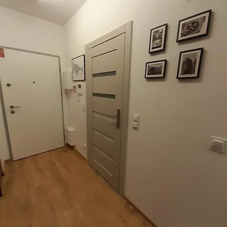 Apartment 100czniowe Zurawie